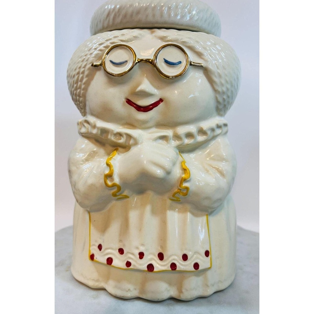 Vintage McCoy Cookie Jar Canister Grandma Granny Cream Apron Gold Glasses Smile